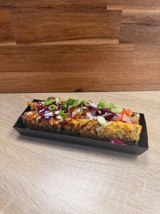 Maki Crunchy Au Saumon Crème Cheese Combava